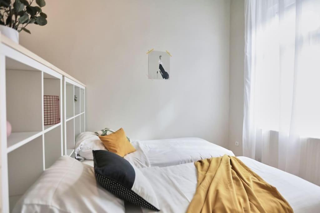 Unwind In Style W Sauna Dsgn 2Br Home 부다페스트 외부 사진