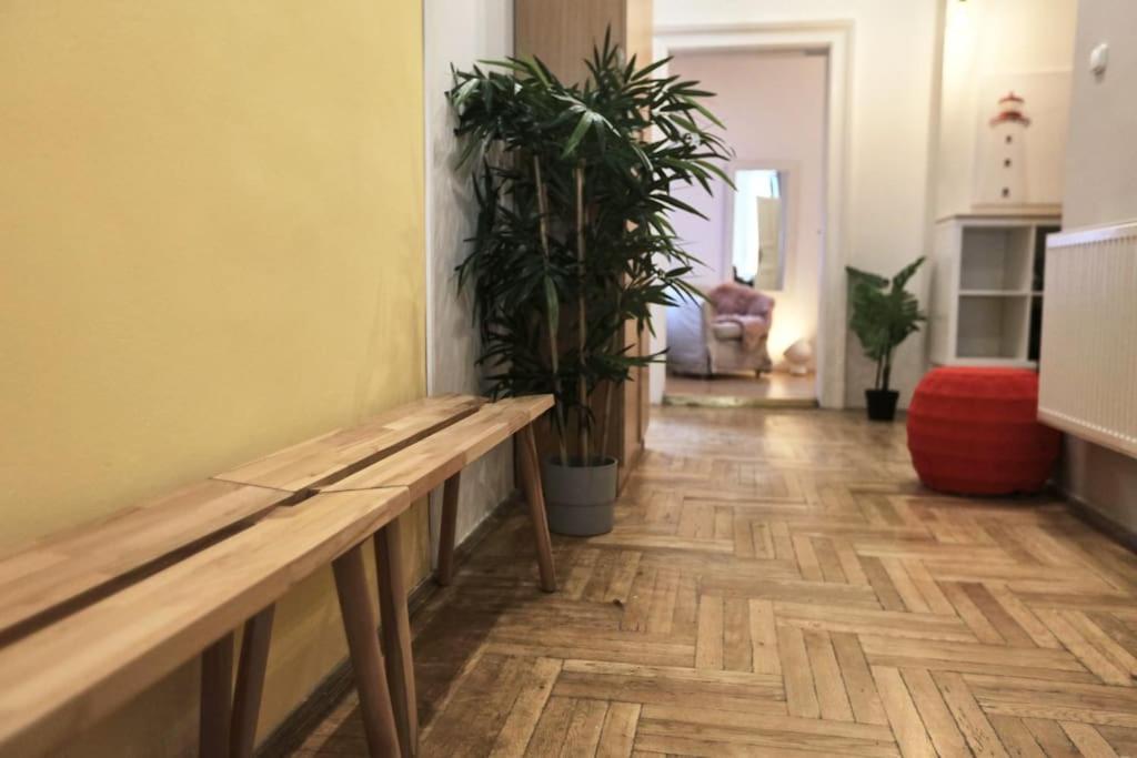 Unwind In Style W Sauna Dsgn 2Br Home 부다페스트 외부 사진